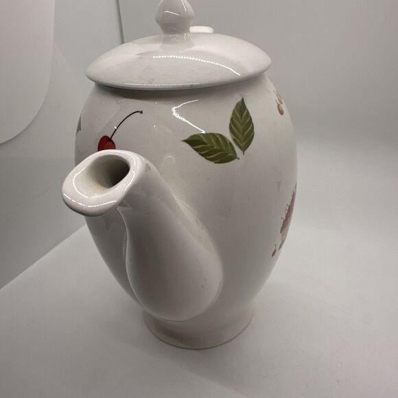 Vintage Johnson Brothers Cerise Very Rare Discounted Tea Pot Apple Basket Design - Picture 7 of 16